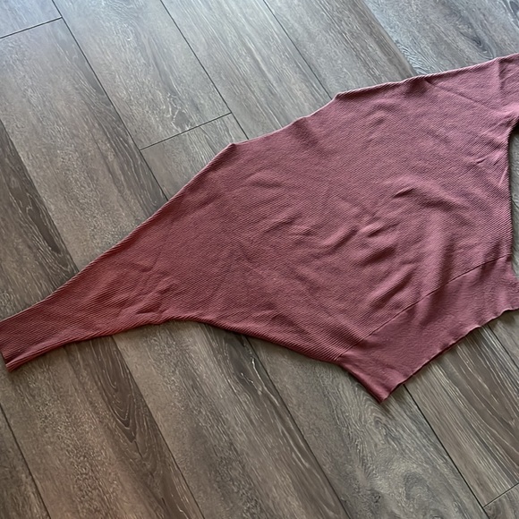 Super soft knit sweater - Picture 7 of 8